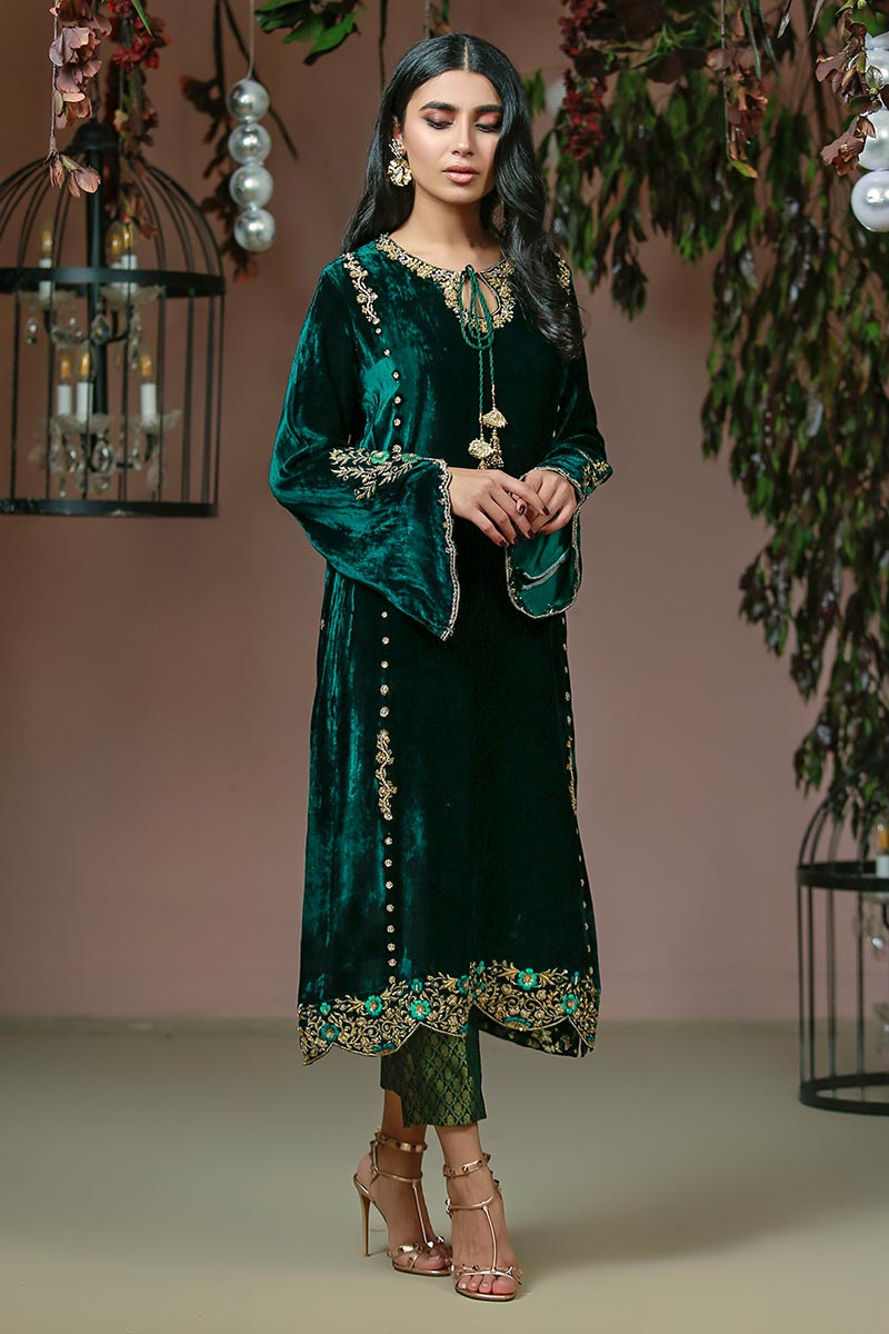 Ansab Jahangir | Bow Velvet Edit | MYTHICAL ROMANCE