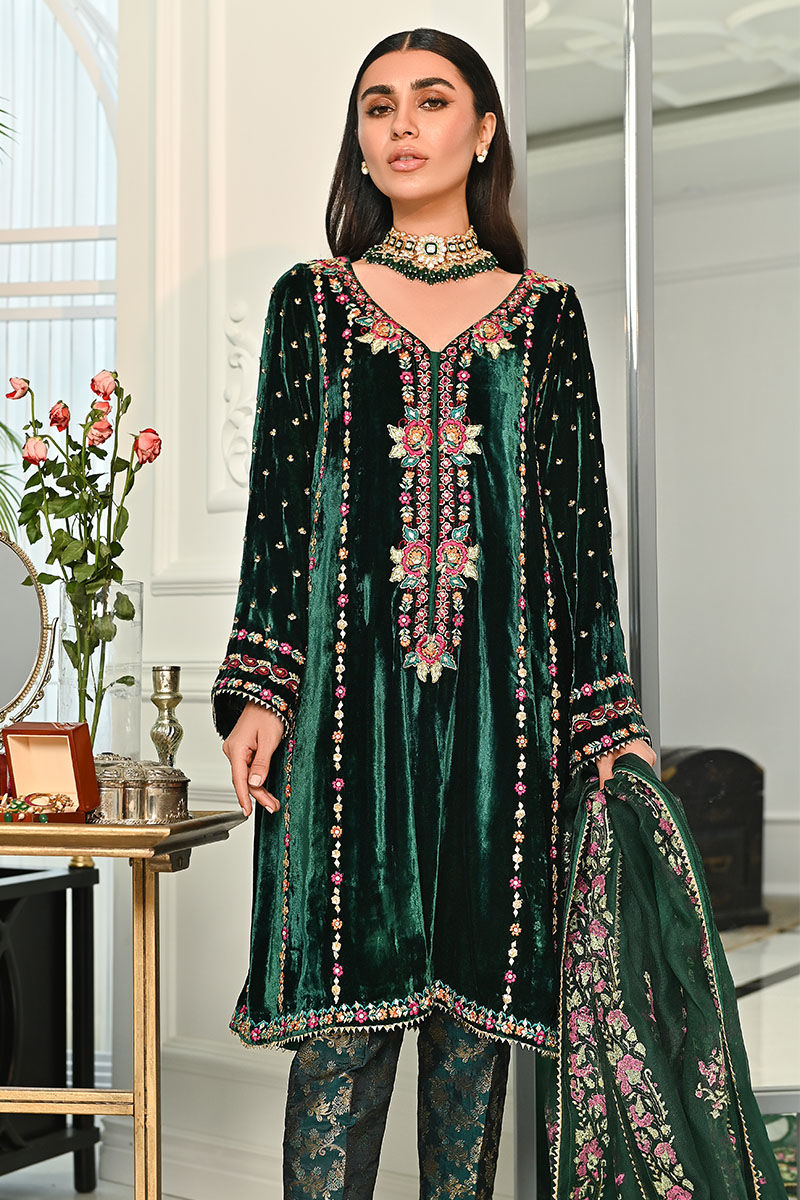 Ansab Jahangir | Bow Velvet Edit | LYLAH