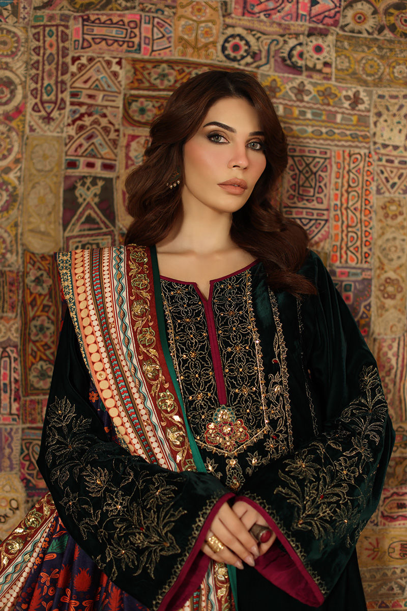 Aisha Imran | Printed Panache Velvet Shawls 25 | Liyana Velvet Shawl