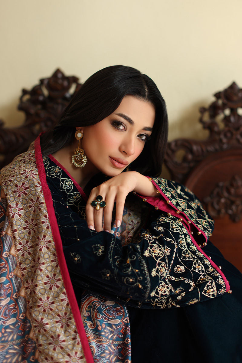 Aisha Imran | Printed Panache Velvet Shawls 25 | Reeva Velvet Shawl