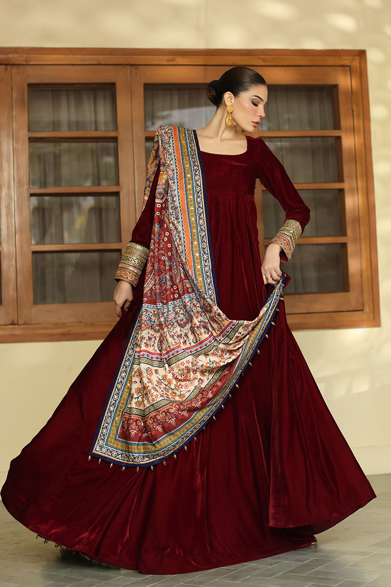 Aisha Imran | Printed Panache Velvet Shawls 25 | Maelin Velvet Shawl