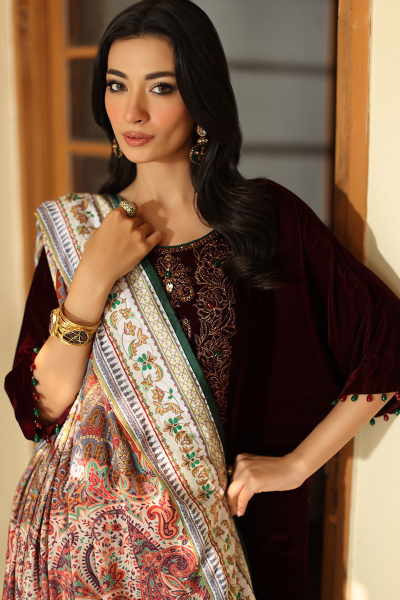 Aisha Imran | Printed Panache Velvet Shawls 25 | Sarai