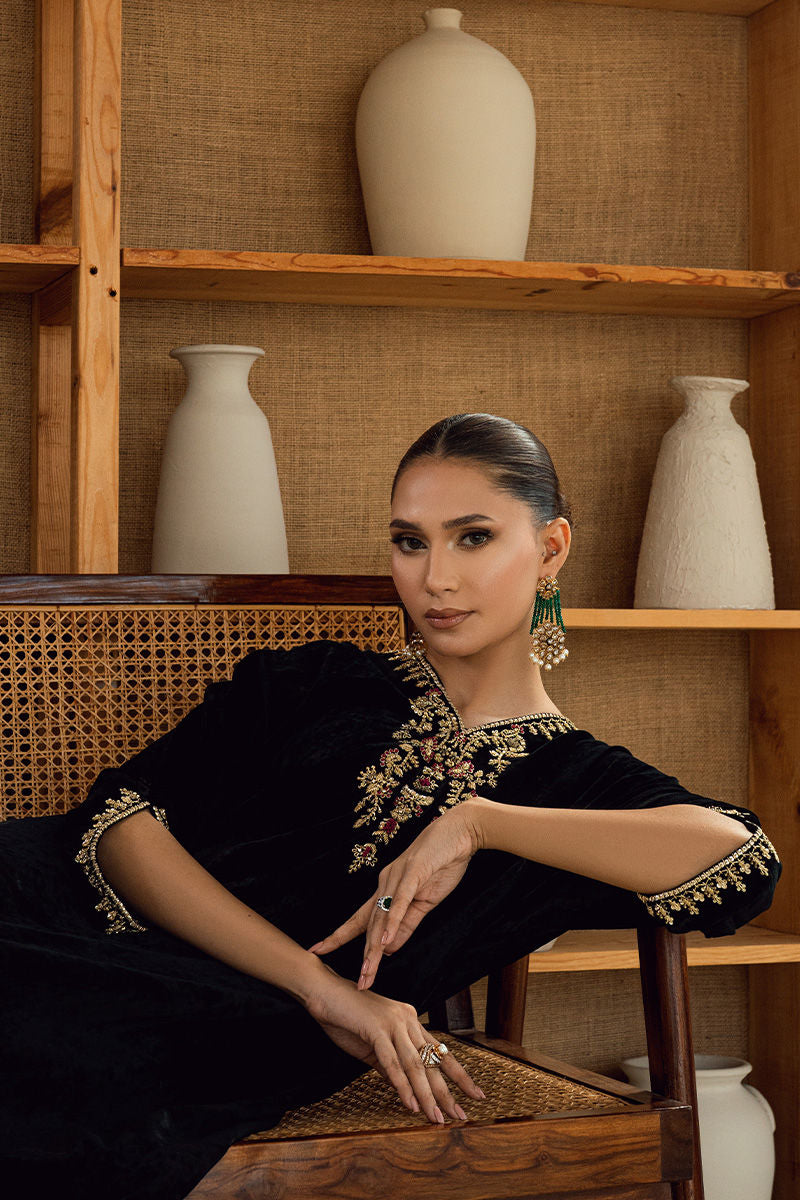 Fatima Khan | Warm Whisper Velvet 25 | Noir Eclat