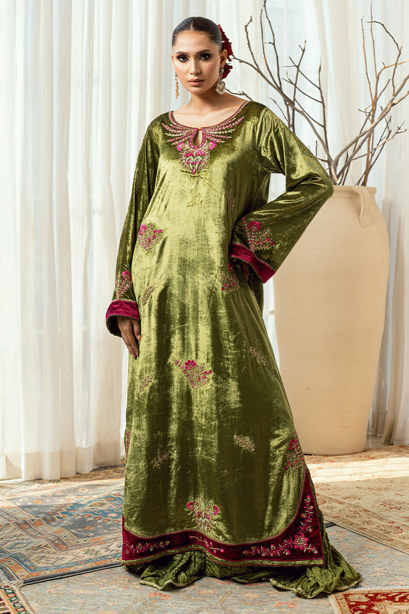 Fatima Khan | Warm Whisper Velvet 25 | Jade Whisper