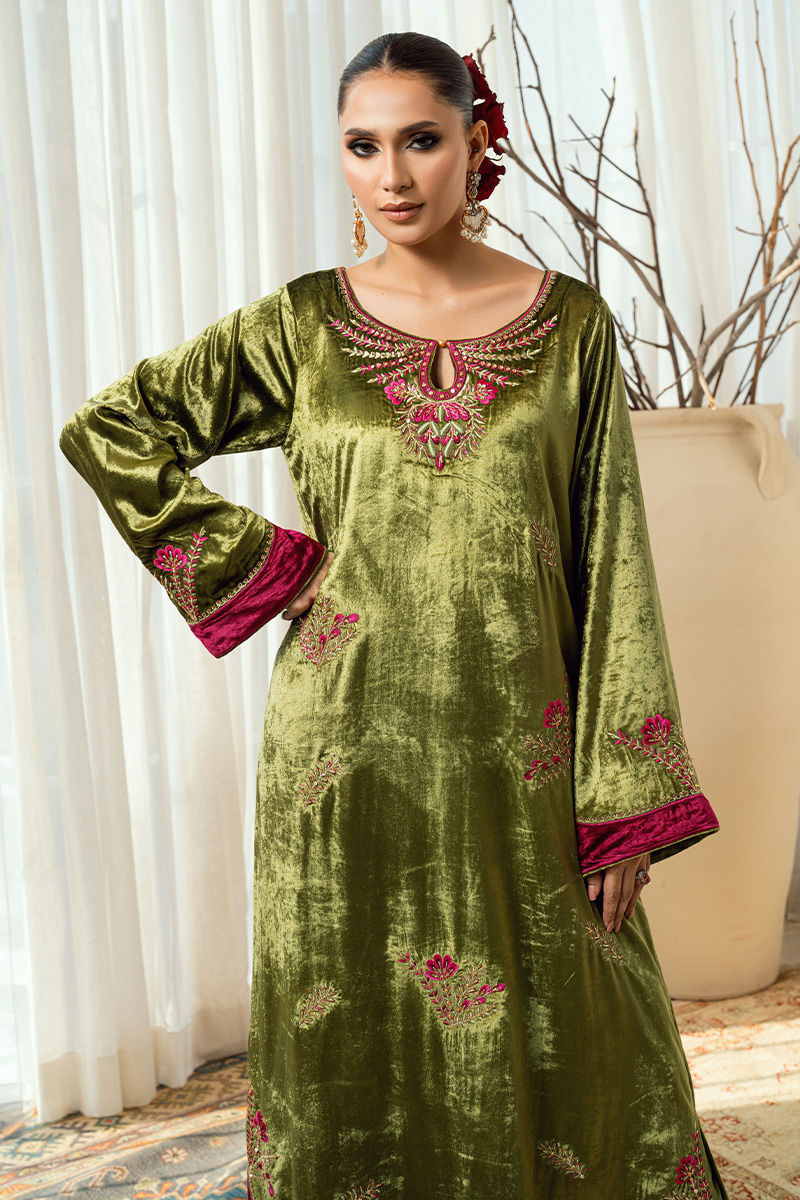 Fatima Khan | Warm Whisper Velvet 25 | Jade Whisper