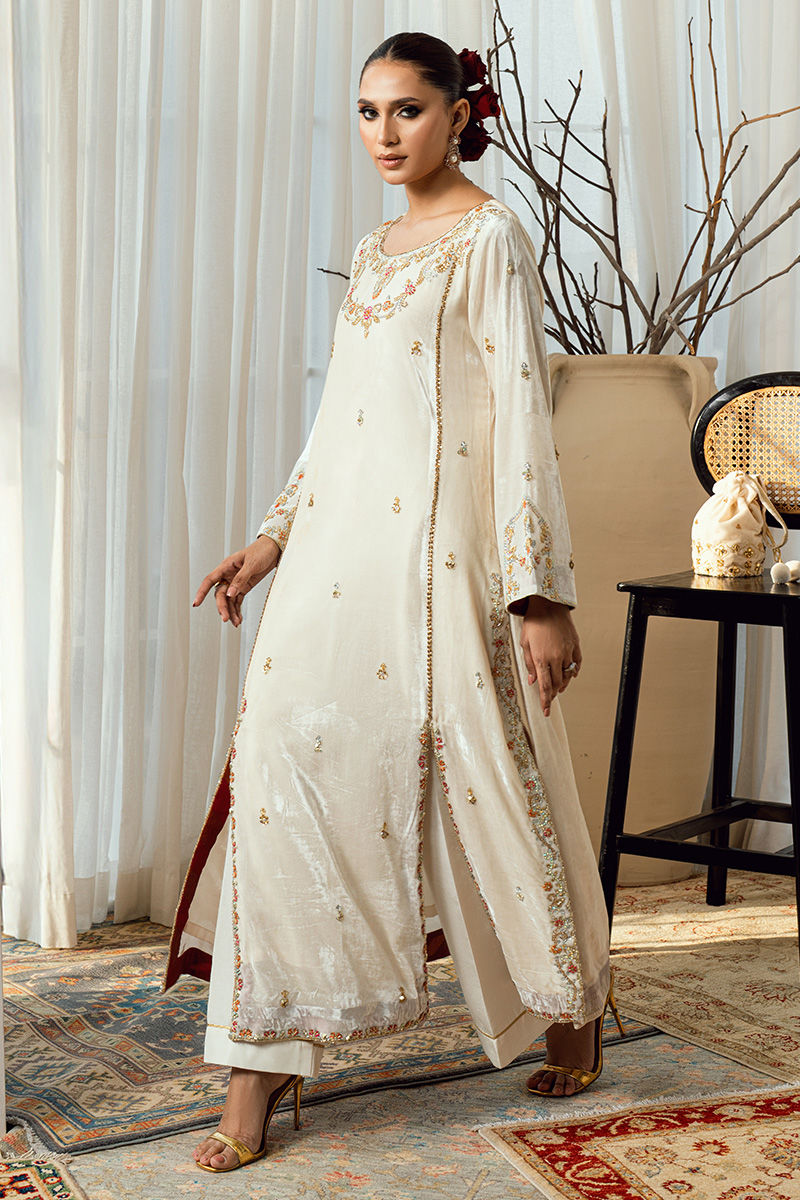 Fatima Khan | Warm Whisper Velvet 25 | Golden Grace