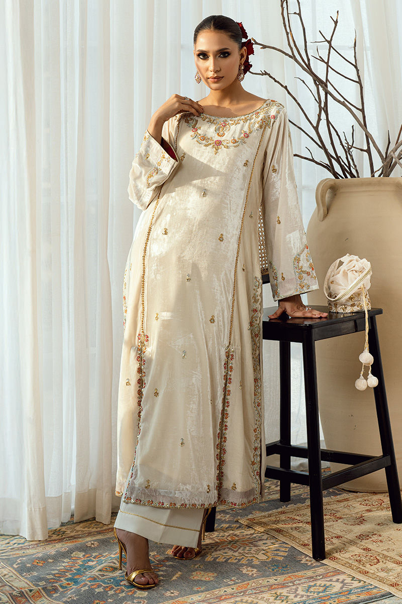 Fatima Khan | Warm Whisper Velvet 25 | Golden Grace