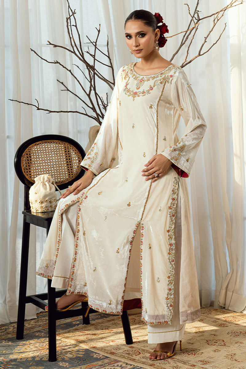 Fatima Khan | Warm Whisper Velvet 25 | Golden Grace