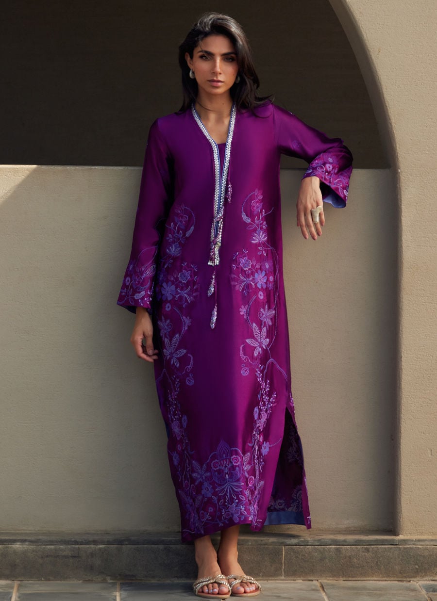 Farah Talib Aziz | Laani The Kaftan Edit | Gilly Grape Silk