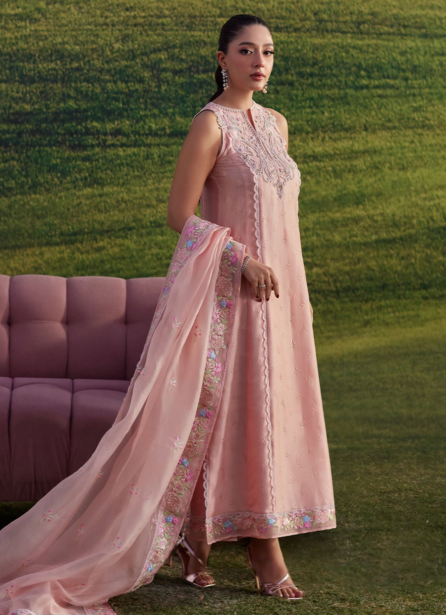 Farah Talib Aziz | Luna Eid 26 | RosÃ© Reverie Shirt And Dupatta