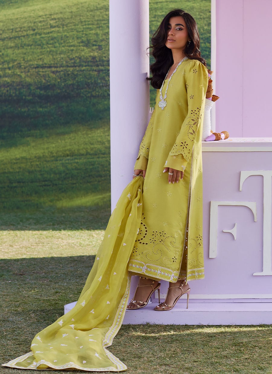 Farah Talib Aziz | Luna Eid 26 | Jayah Shirt And Dupatta