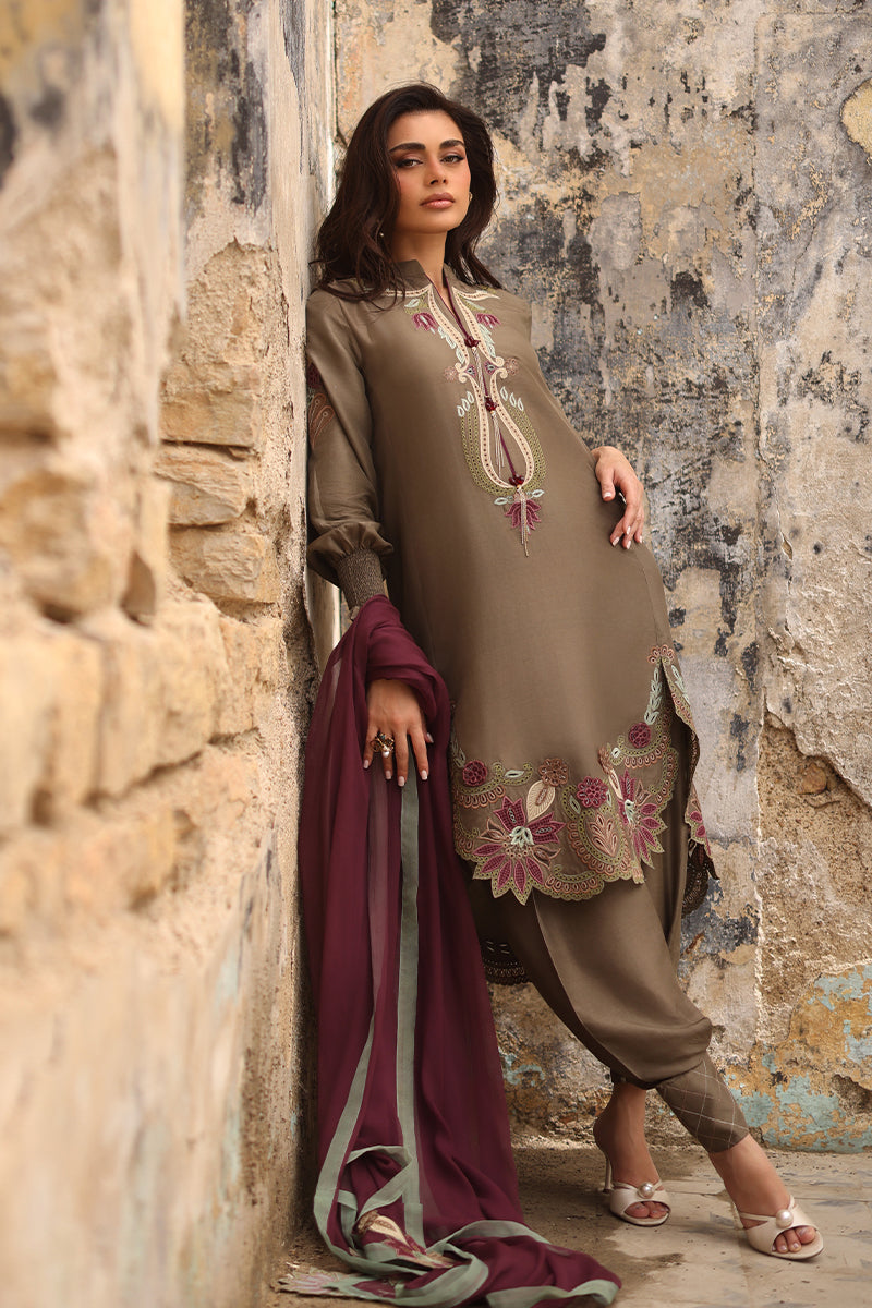 Wardha Saleem | Zimal Luxury Eid Edit 26 | Afsaneh
