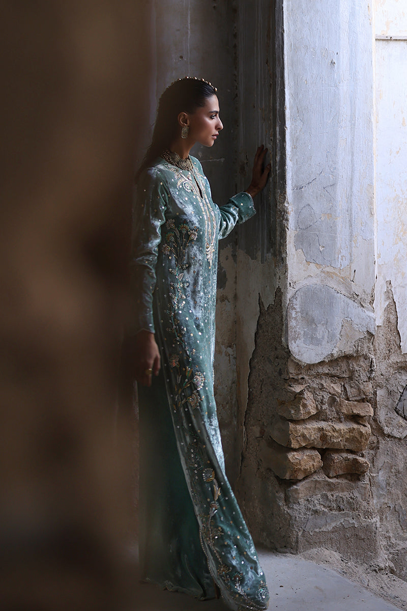 Wardha Saleem | Pure Velvet 25 | Vian