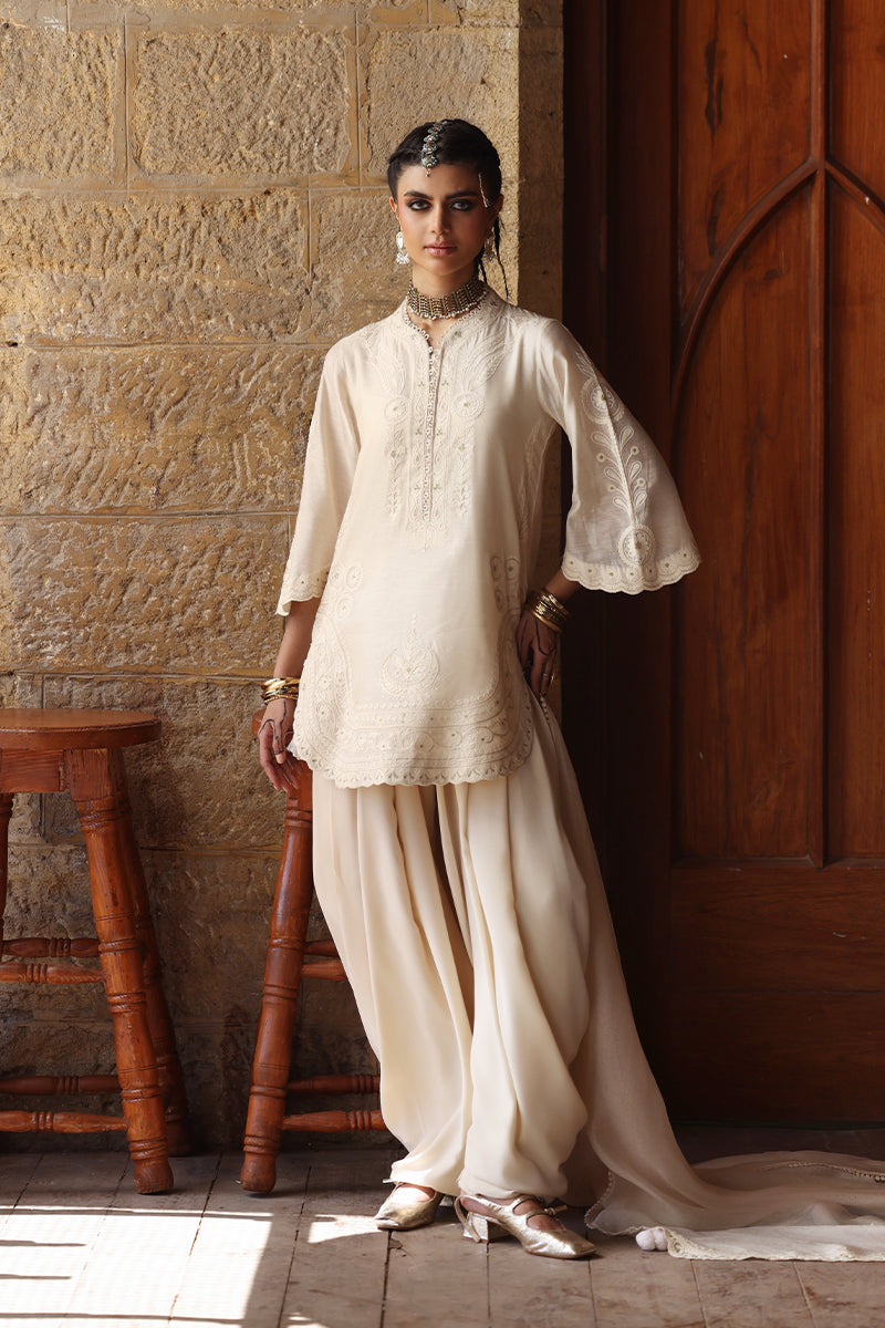 Wardha Saleem | Aari Collection 26 | Motia