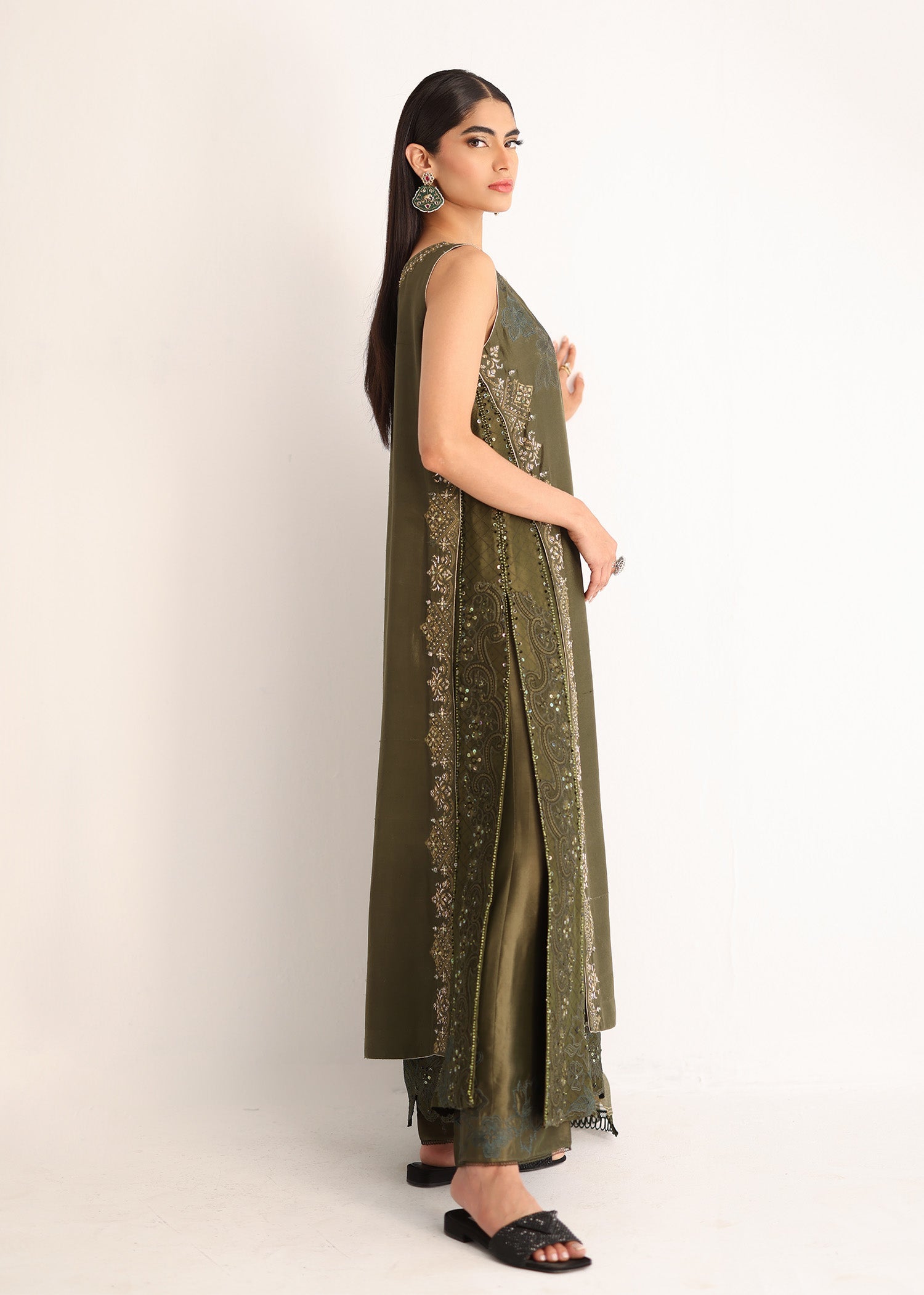 Umsha | Luxury Pret | ANTIQUE OLIVE