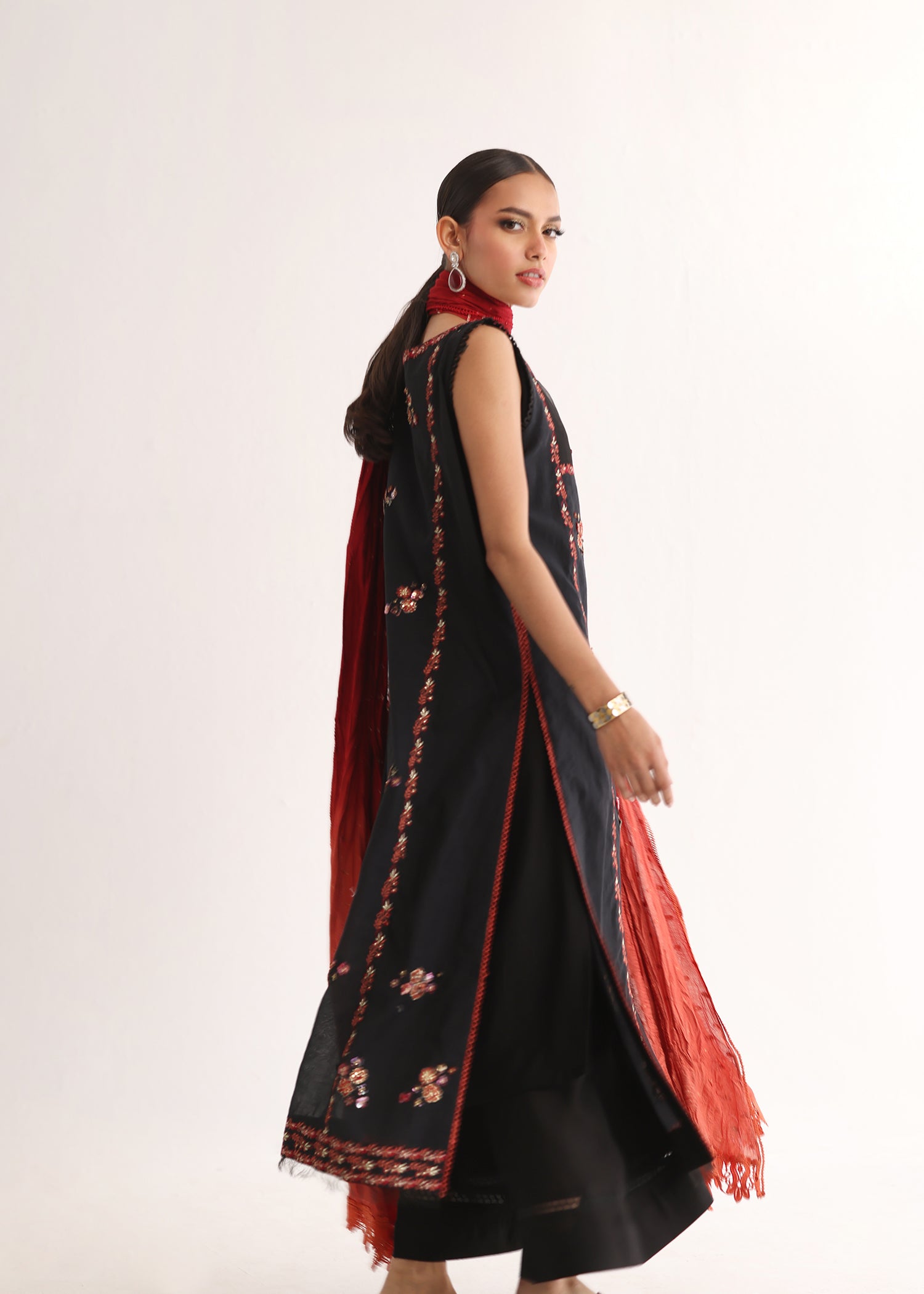 Umsha | Luxury Pret | GLORIOUS BLACK
