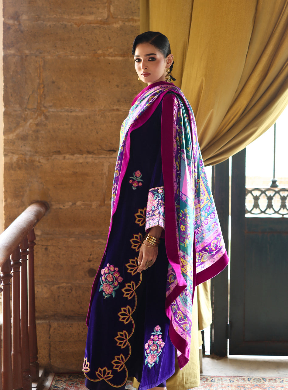 Zainab Chottani | Velura Velvet Edit 25 | Ameth Long Shirt