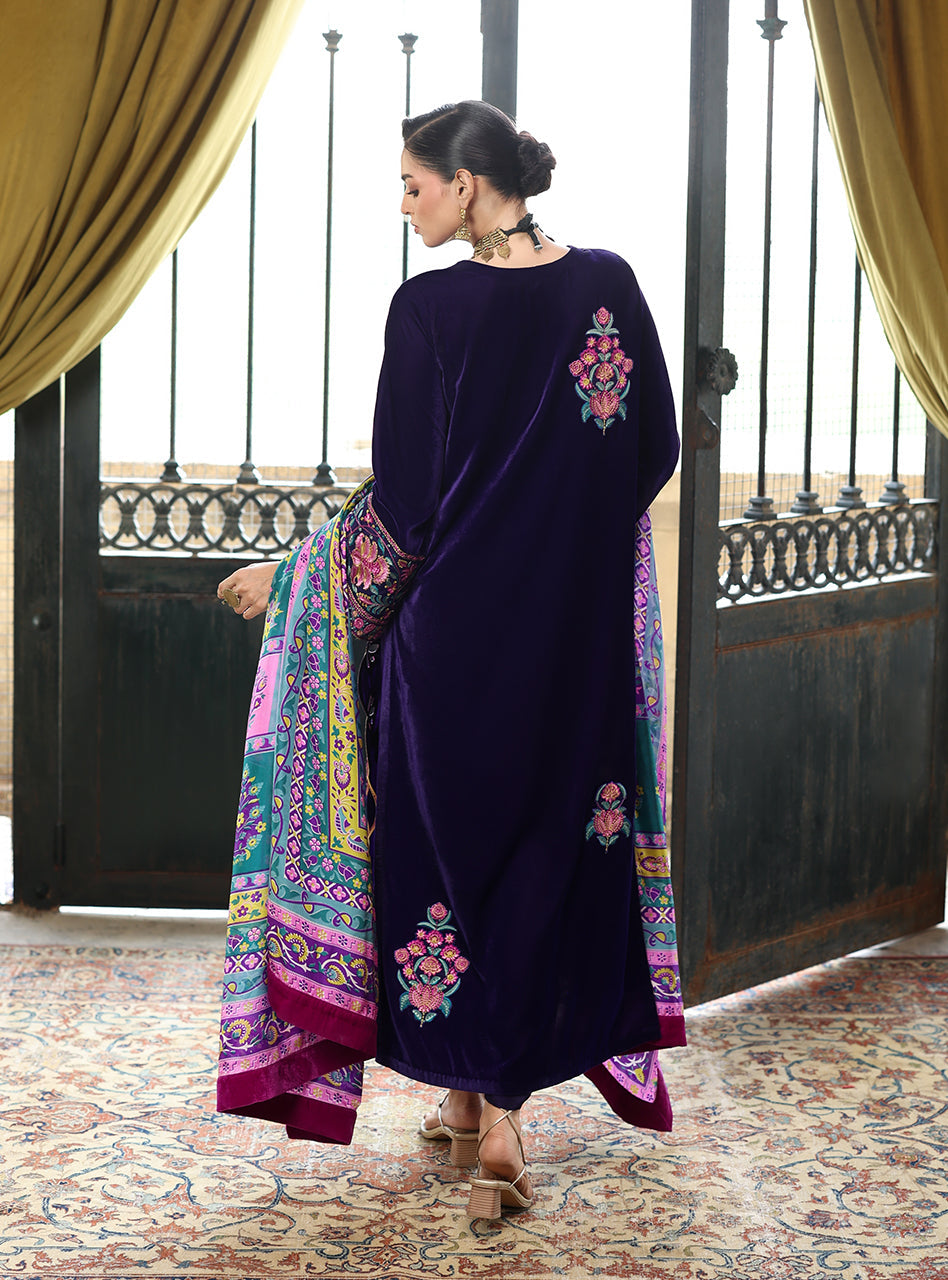 Zainab Chottani | Velura Velvet Edit 25 | Ameth Long Shirt