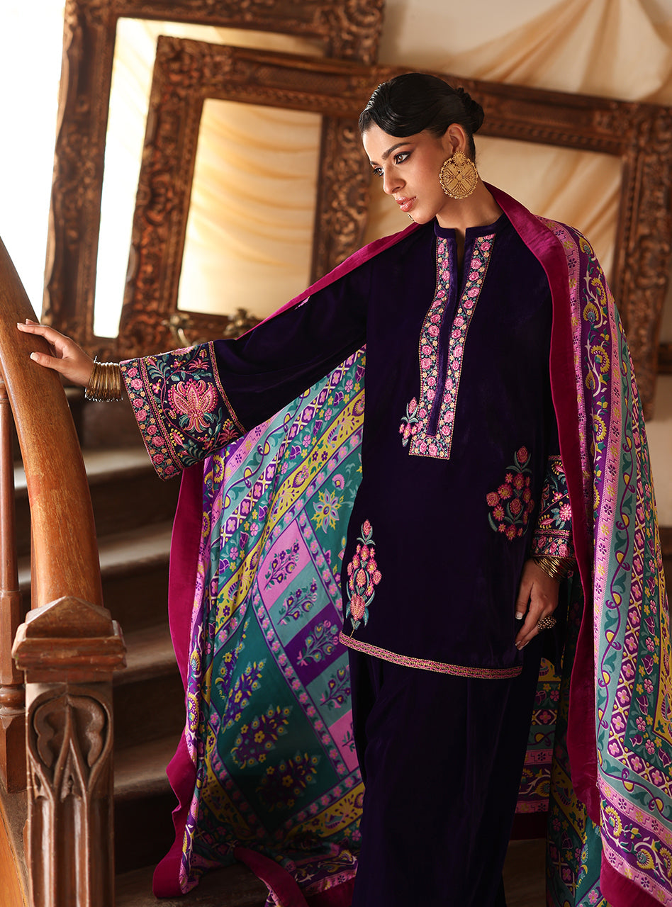 Zainab Chottani | Velura Velvet Edit 25 | Saphir Farshi