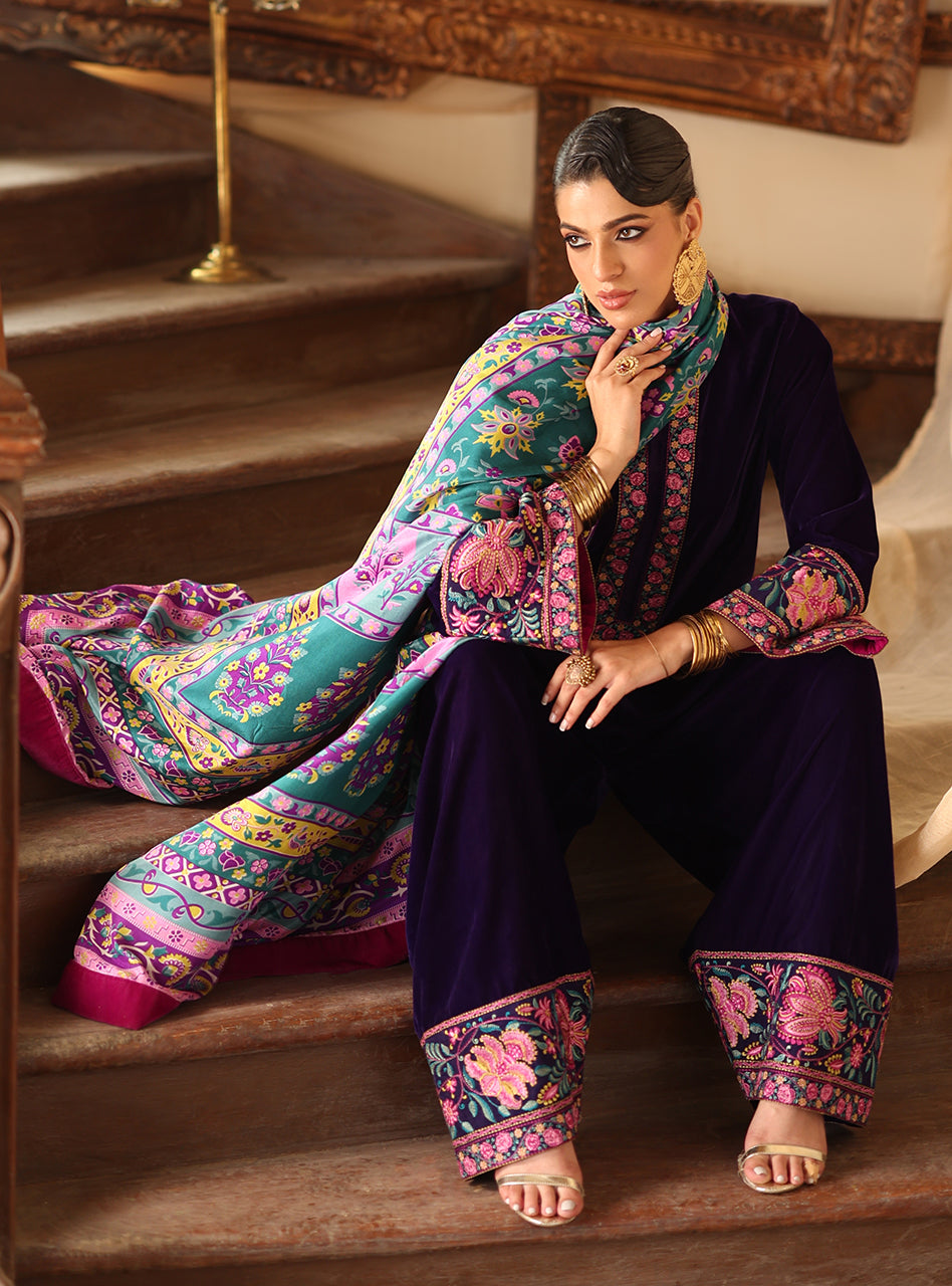 Zainab Chottani | Velura Velvet Edit 25 | Saphir Farshi