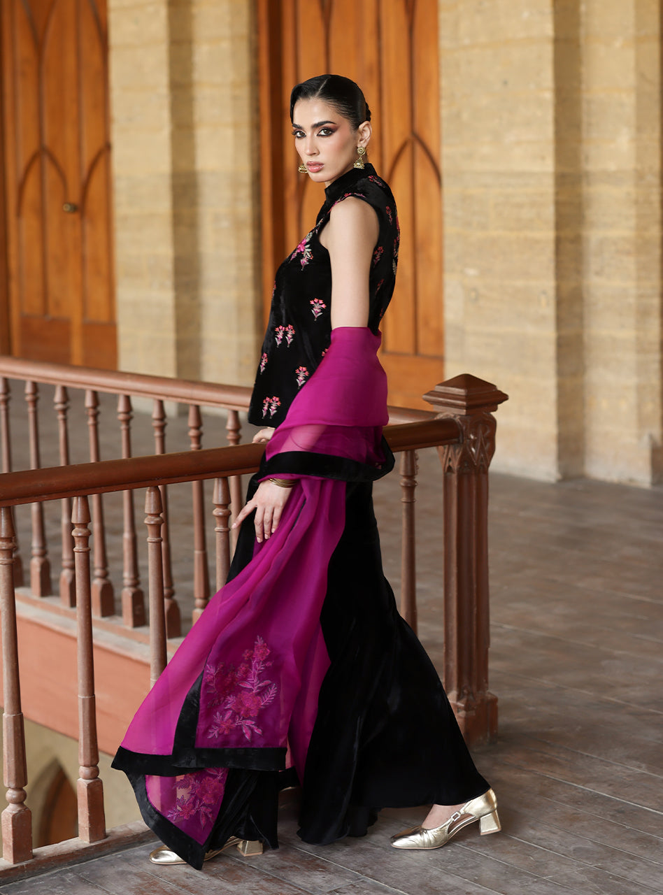 Zainab Chottani | Velura Velvet Edit 25 | Keir Vest