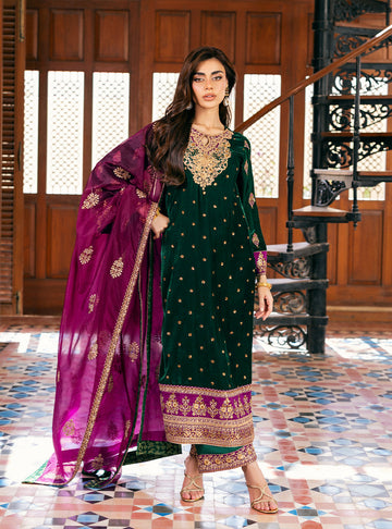 Zainab Chottani | Velvet 25 | Esha
