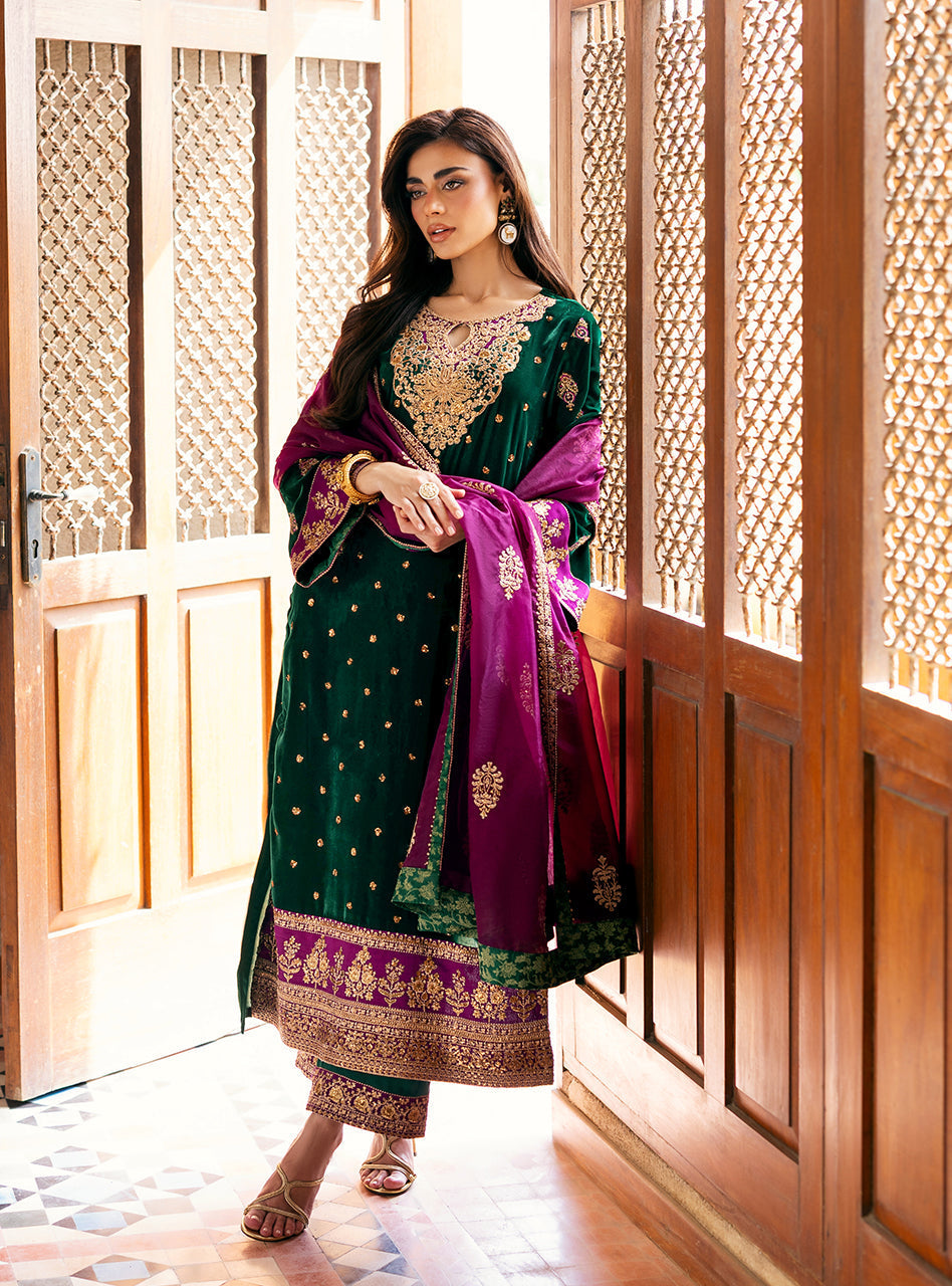 Zainab Chottani | Velvet 25 | Esha