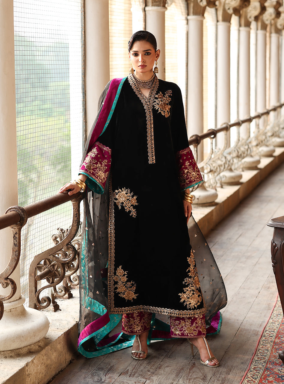 Zainab Chottani | Velura Velvet Edit 25 | Siya Long Shirt