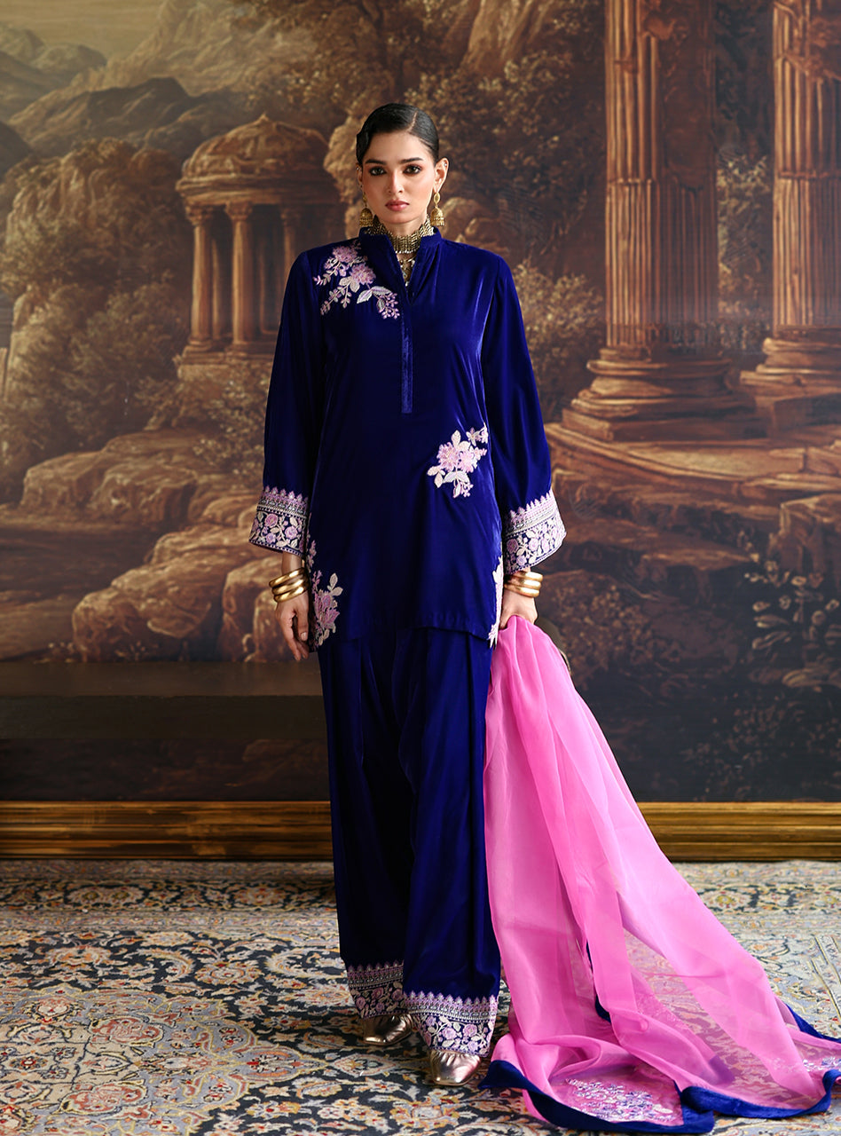 Zainab Chottani | Velura Velvet Edit 25 | Vida Farshi
