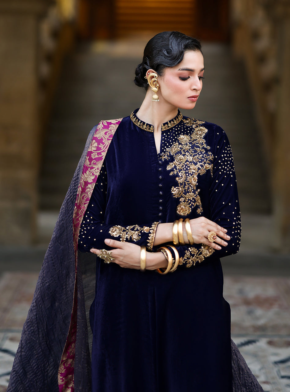 Zainab Chottani | Velura Velvet Edit 25 | Celine Gold
