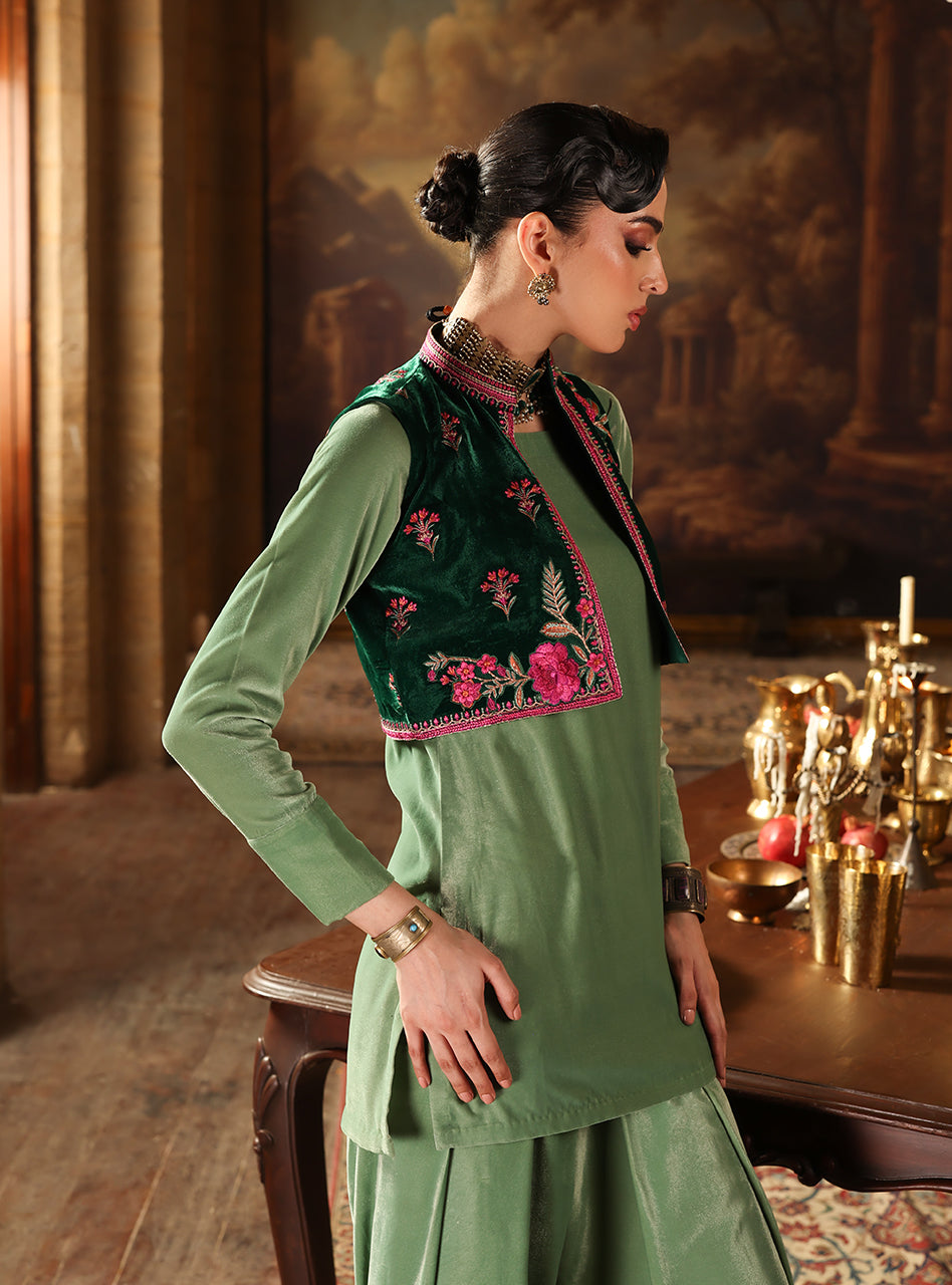 Zainab Chottani | Velura Velvet Edit 25 | Jade Bolero