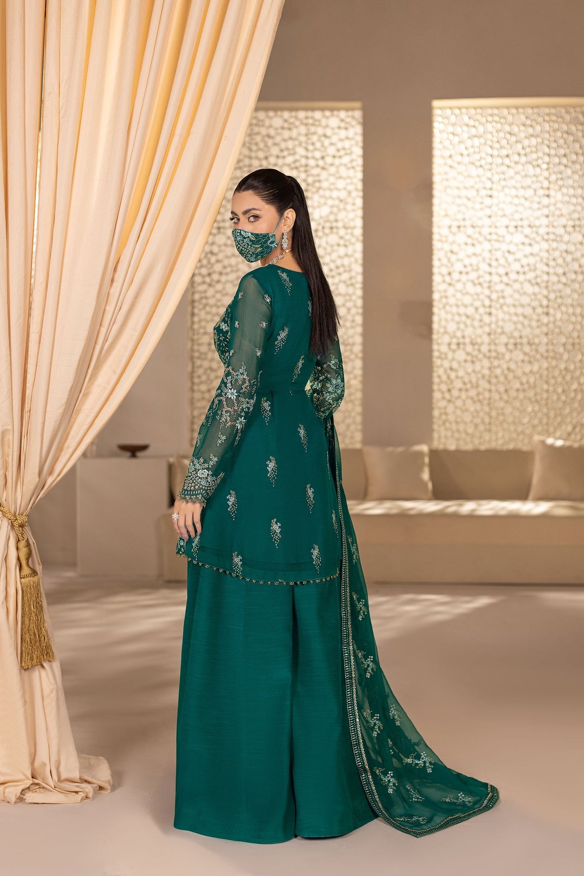 Flossie | Zeenat Formals | ZE-106