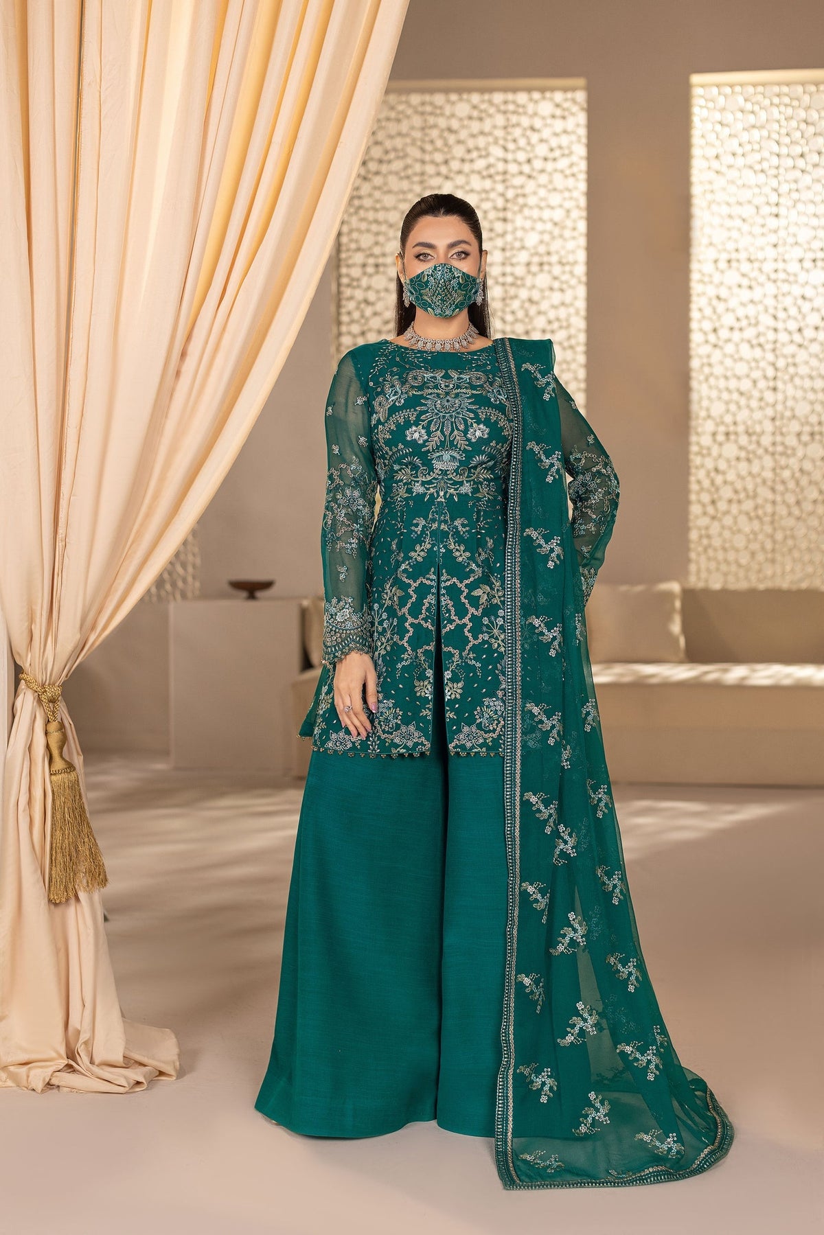 Flossie | Zeenat Formals | ZE-106