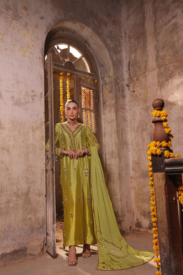 Wahaj M Khan | Banno Wedding Formals | Electric classic Green Bano
