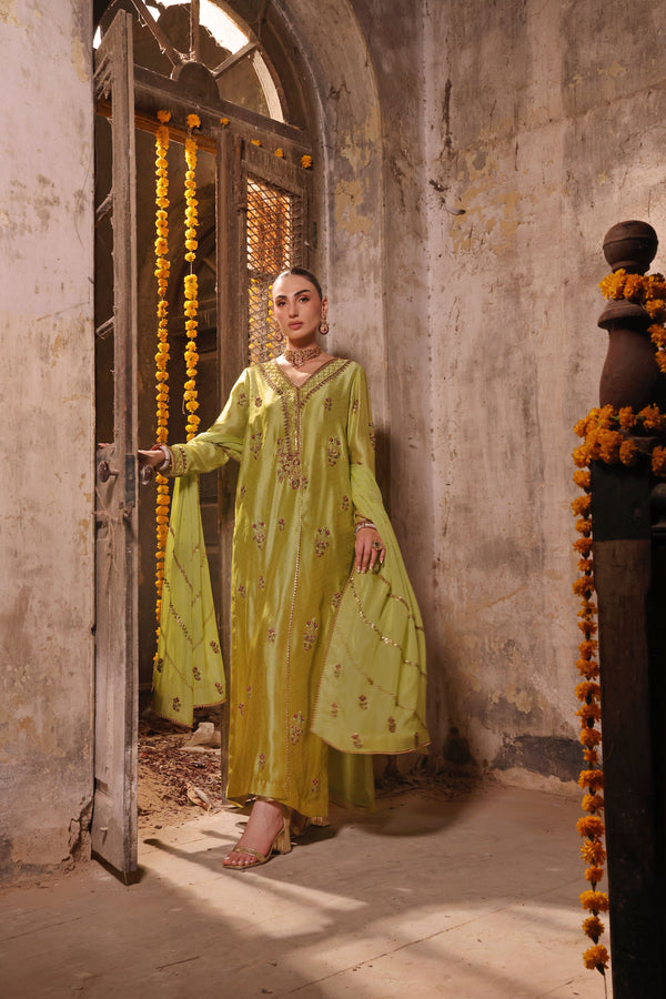 Wahaj M Khan | Banno Wedding Formals | Electric classic Green Bano
