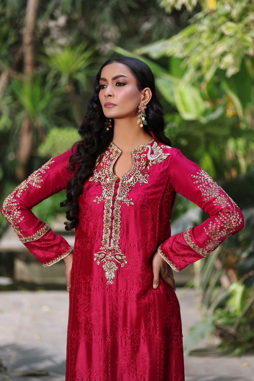 Wahaj M Khan | Nur Festive | Magenta Nur Kaftan Set