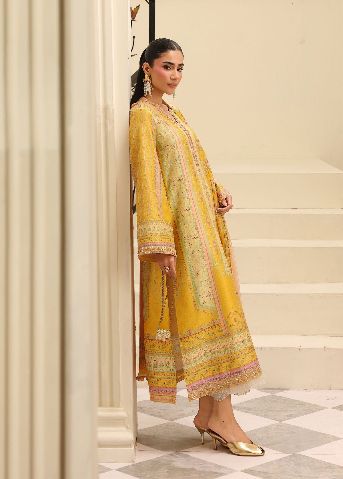Kanwal Malik | Sorelle Luxe Silk 26 | Caprina