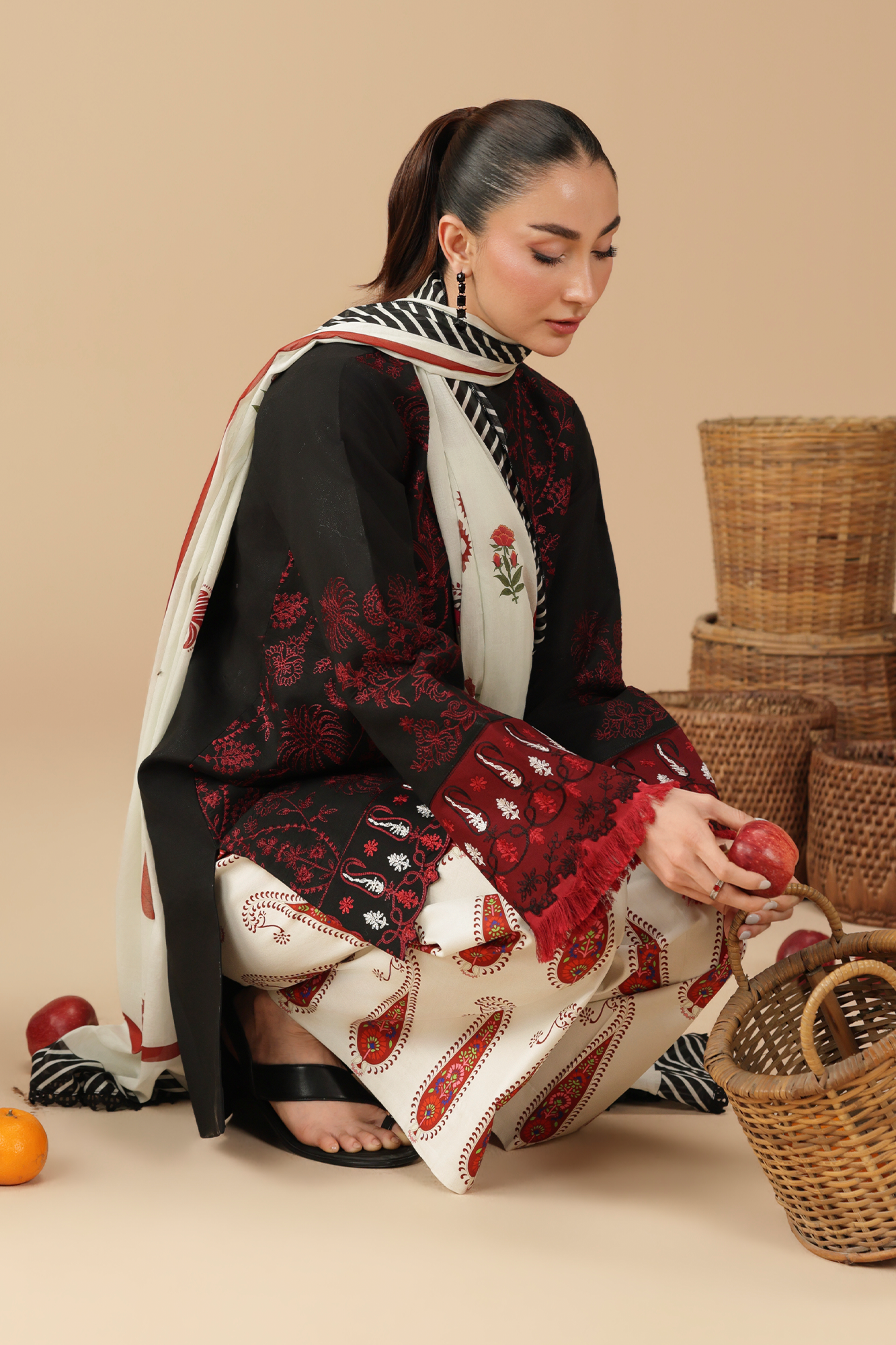 Rajbari | Jahaan Lawn | JAHAAN | 02