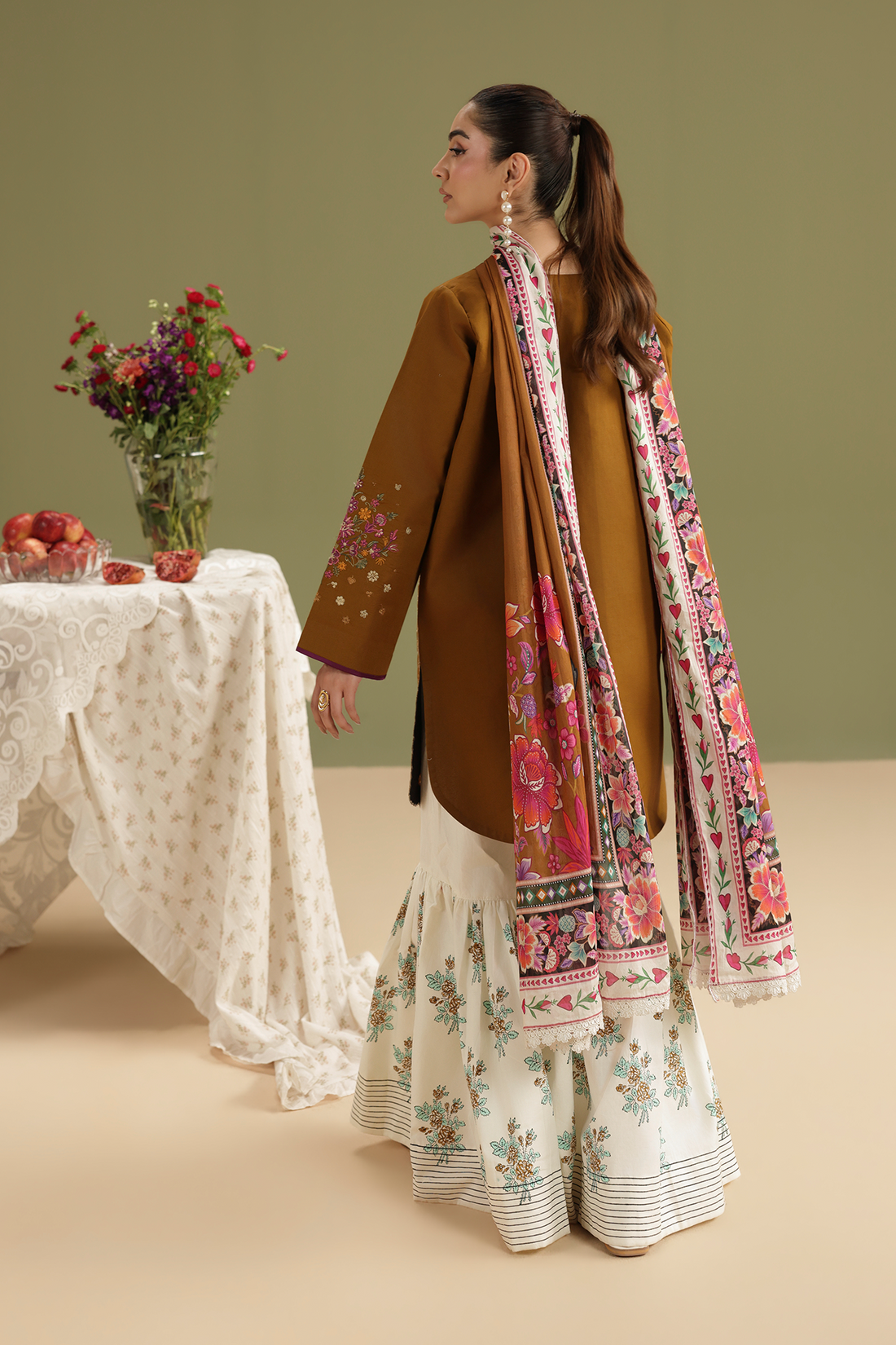 Rajbari | Jahaan Lawn | JAHAAN | 01