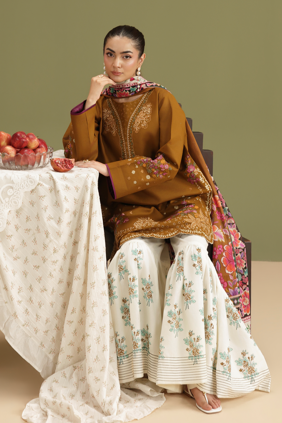 Rajbari | Jahaan Lawn | JAHAAN | 01