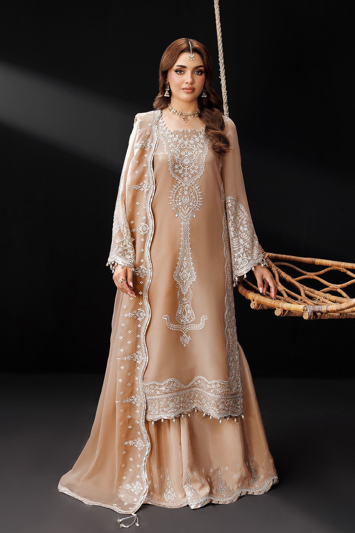 Alizeh | Dua Formals 26 | AF-DUA-3031-Gilded Lace