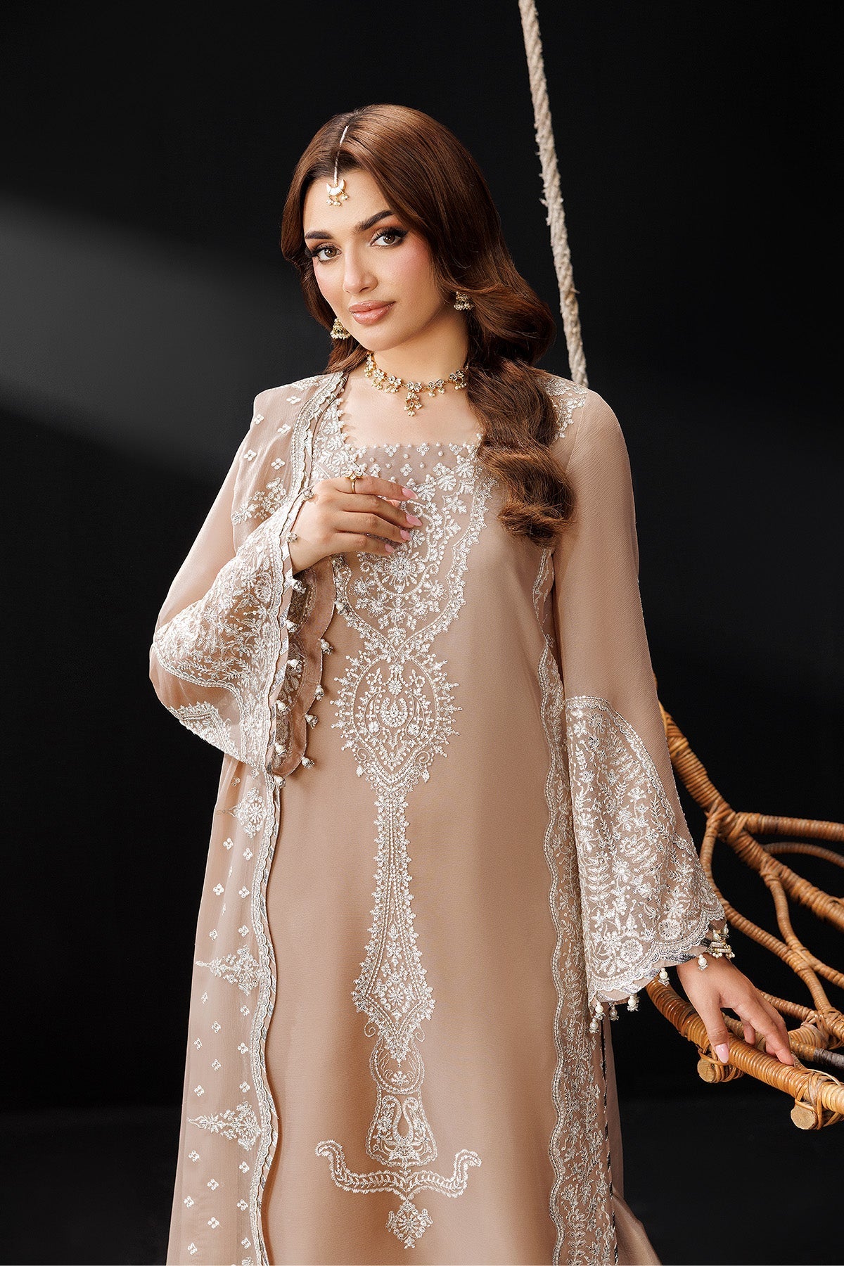 Alizeh | Dua Formals 26 | AF-DUA-3031-Gilded Lace