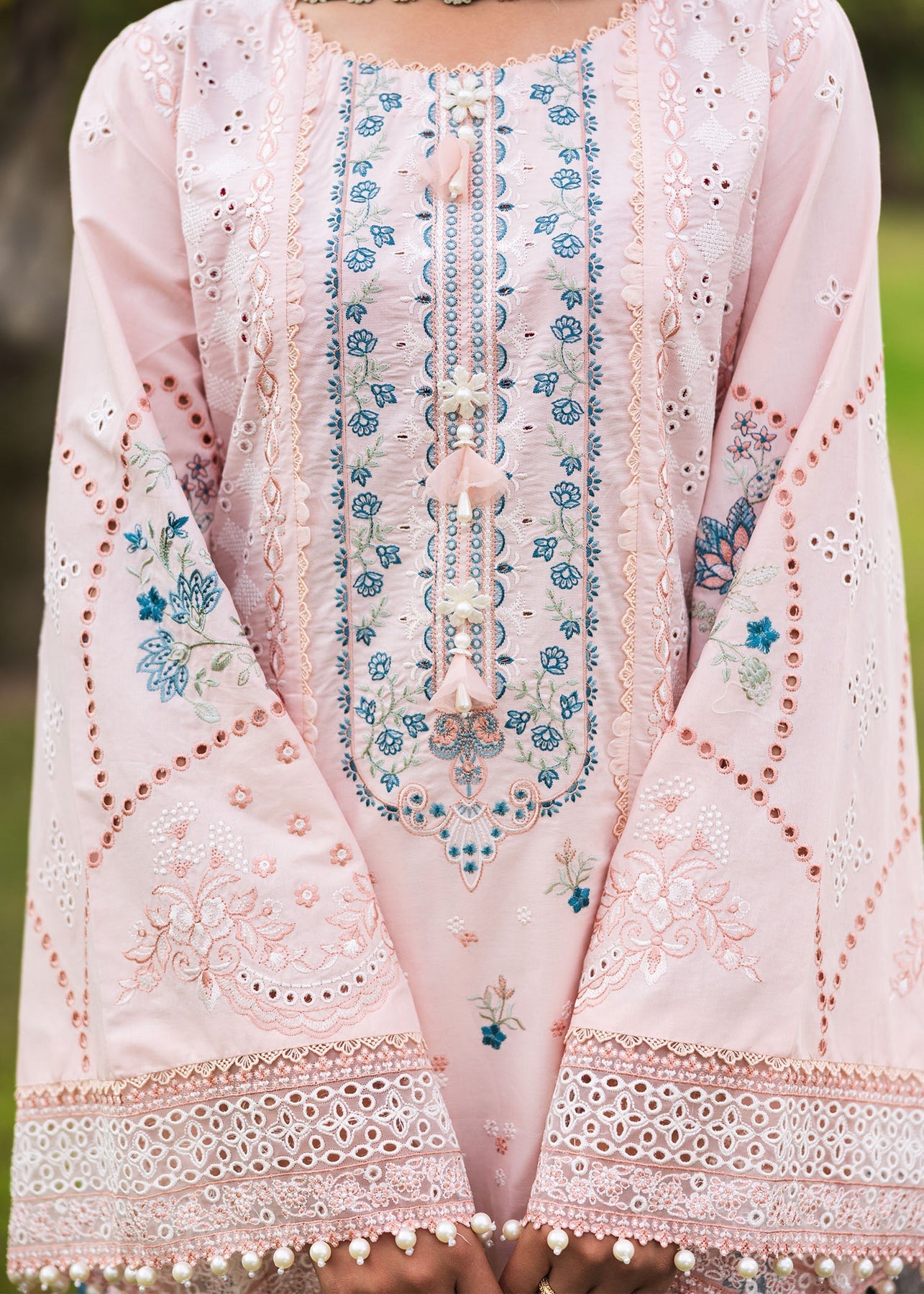 Paras by Pasha | Bloom and Beyond | Coral Bloom