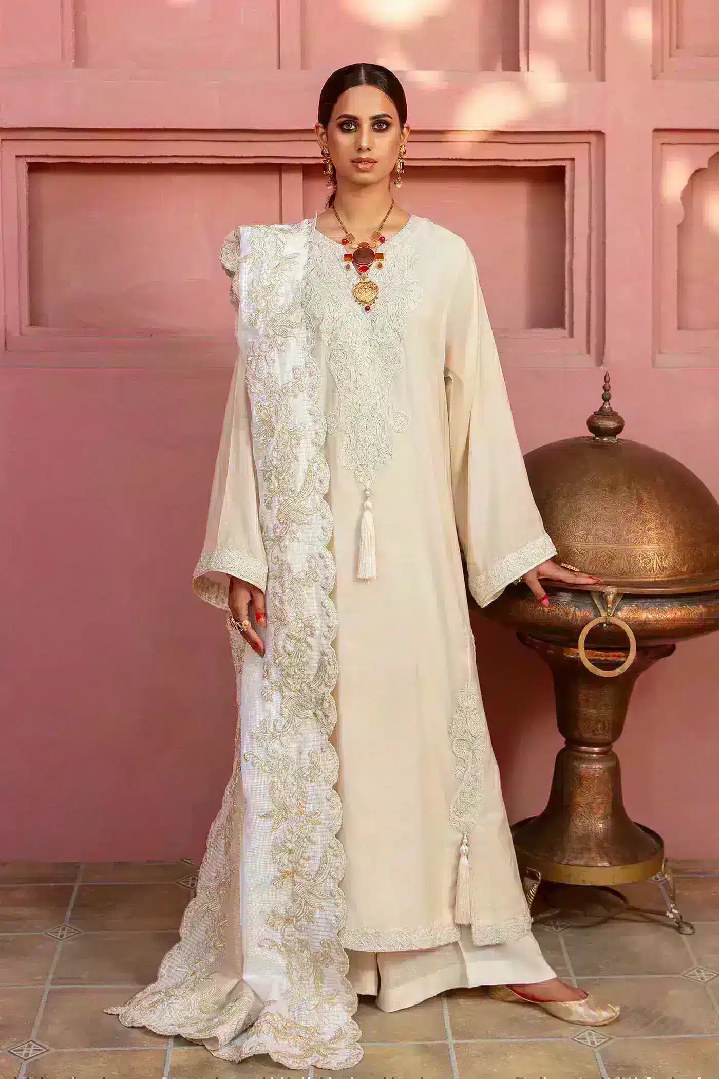 Nilofer Shahid | Nur e Subh Formals | Naz