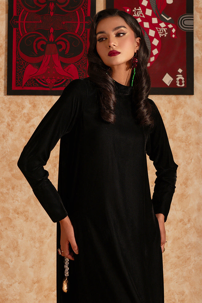Fozia Khalid | Velvet Deck | Shadow