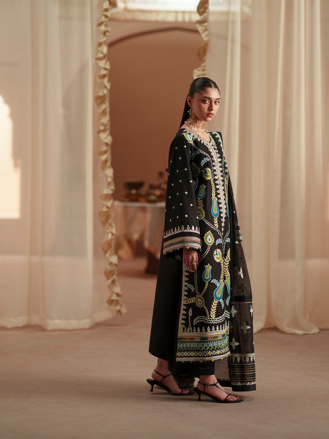 Bin Ilyas | Mashriq Luxury Lawn 26 | D-118-B