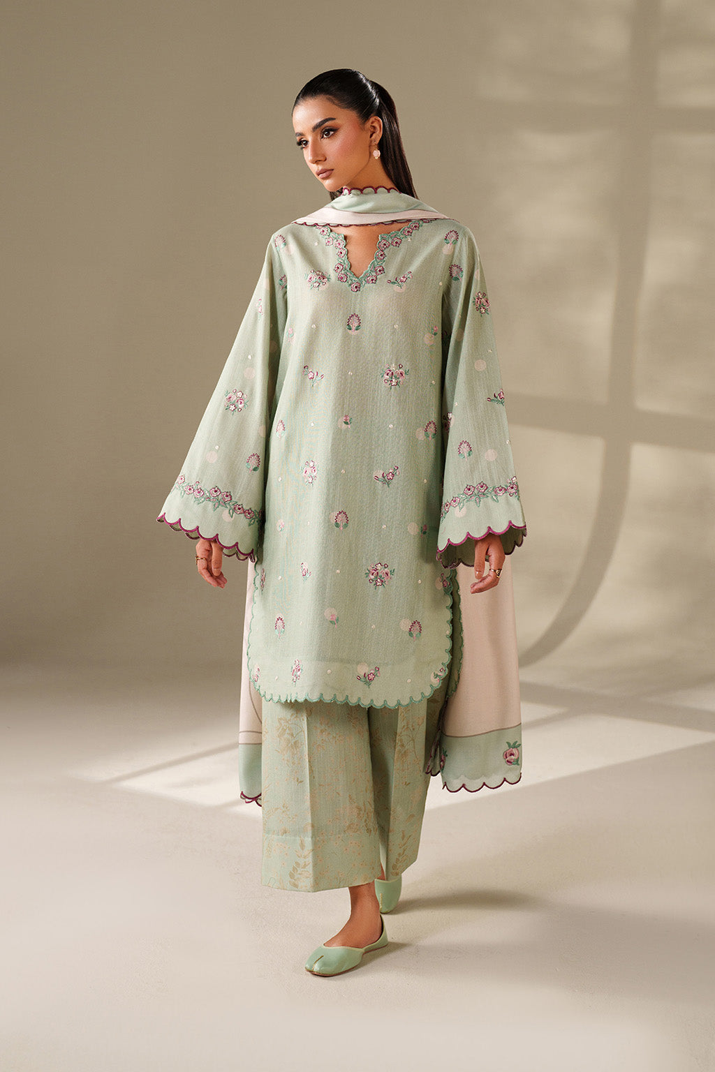 Iznik | Winter Chapter 25 | UE-563 Printed Khaddar