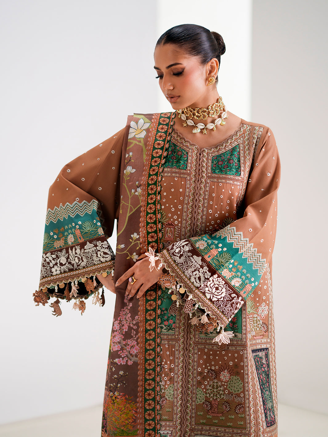 Bin Ilyas | Amour Luxury Lawn 26 | 186-B