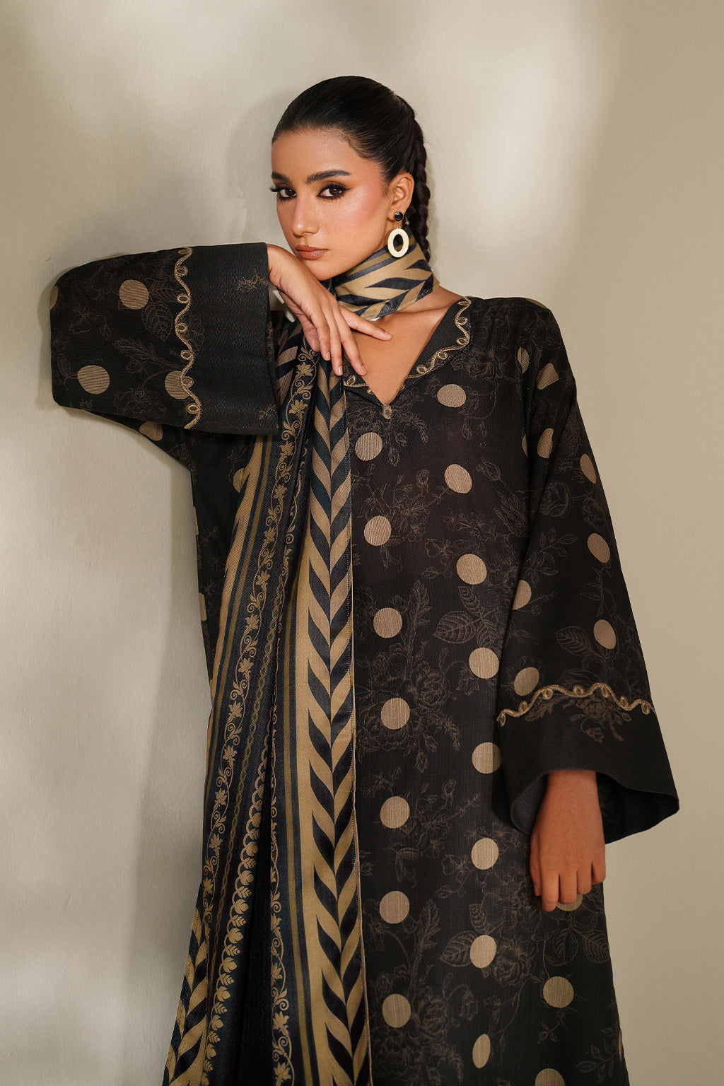 Iznik | Winter Chapter 25 | UE-571 Printed Khaddar