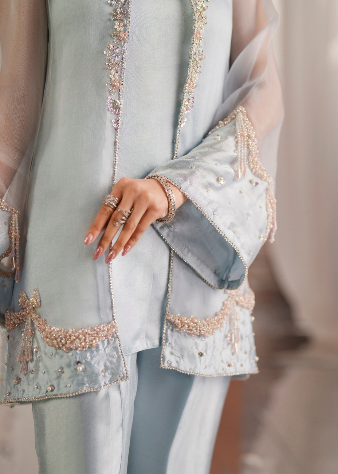 Mehak Yaqoob | Enchante Luxe Edit | Aura